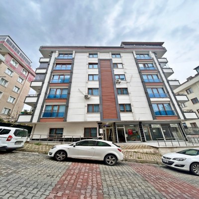 U�UR �N�AAT ADNAN KAH YATIRIM OTURUMA UYGUN BAH�E KULLANIMLI 2+1