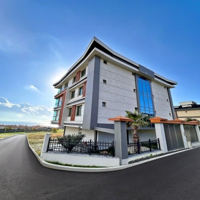 BEYL�KD�Z� U�UR �N�AAT'TAN VERANDALI BAH�E KULLANIMLI 2+1 SATILIK DUBLEKS DA�RE
